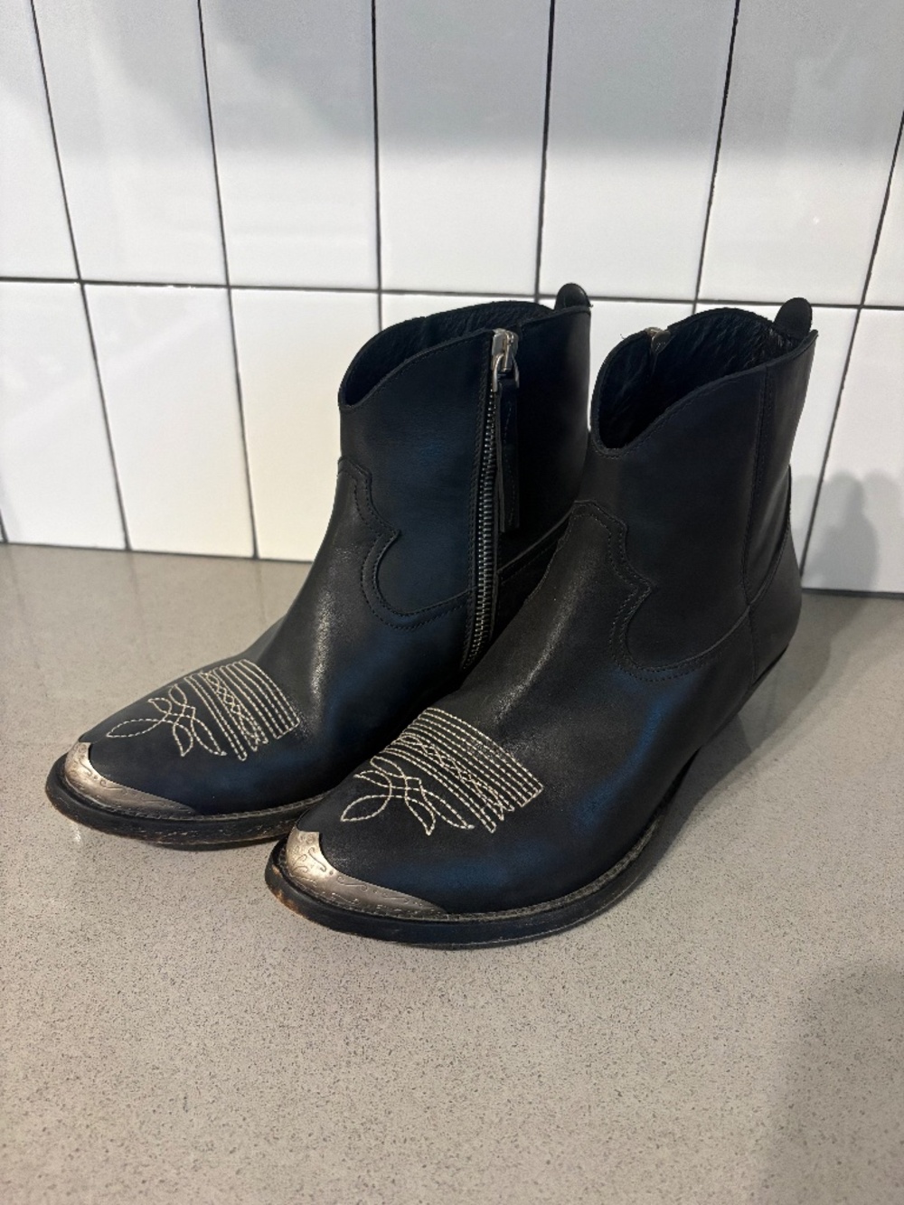 Golden Goose “Young” leather zip cowboy ankle boots - size 35 /approx size 5 US